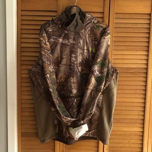 Under Armour real tree hunting sweater